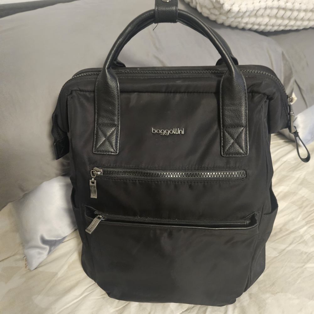 Baggallini Chelsea Women's Backpack